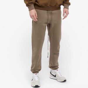 Essentials fear of god sweatpants in taupe